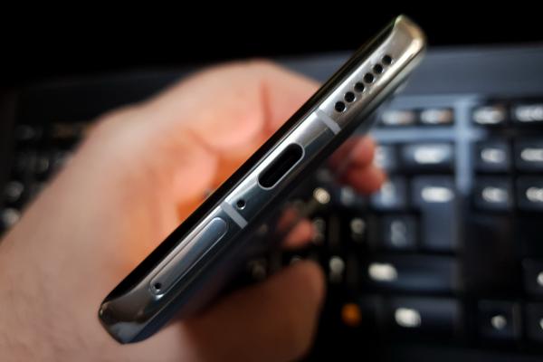 Huawei P40 Pro: Acustică mono, dar vânjoasă