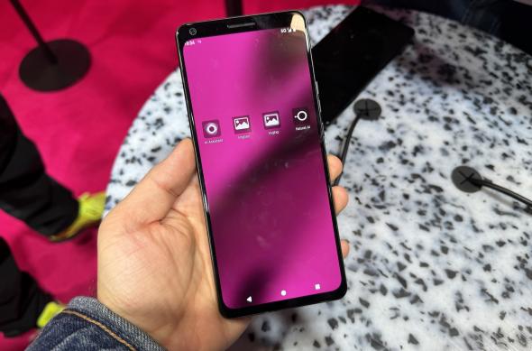 Telekom - Telefonul cu AI (MWC 2024): Photo 26.02.2024, 10 34 14.jpg