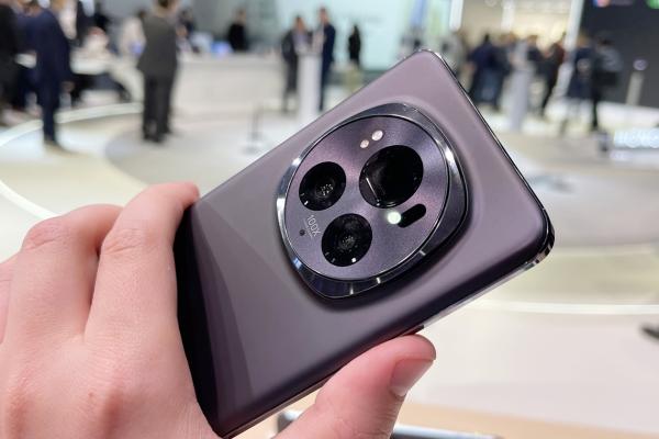 MWC 2024: HONOR Magic6 Pro hands-on - Am pus mâna pe cameraphone-ul cu design elegant și procesor Snapdragon 8 Gen 3