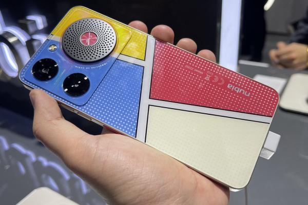 MWC 2024: Revin telefoanele muzicale! ZTE are un Nubia Music cu două jack-uri audio, speaker uriaş