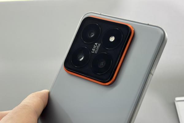 MWC 2024: Xiaomi 14 Pro hands-on - Am pus mâna pe flagship-ul care nu va ajunge în Europa!