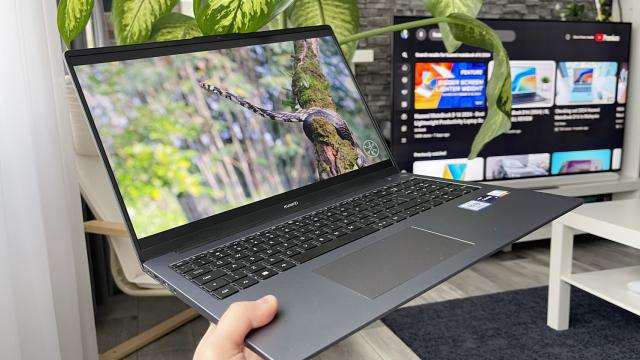 <b>Extra-discount pentru ultrabook-ul HUAWEI MateBook D 16 (2024) + căști wireless cadou cu ocazia aniversării HUAWEI Store</b>Săptămâna începe bine pentru cei ce plănuiau achiziția de gadget-uri, laptopuri sau smartphone-uri de generație nouă. HUAWEI Store împlinește 3 ani, iar cu ocazia aniversării avem un cod special care aduce cititorilor Mobilissimo un extra-discount