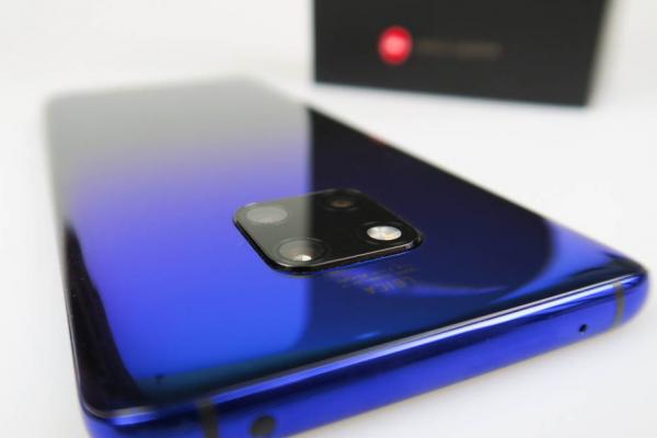 Huawei Mate 20 Pro Unboxing: multe premiere, culoarea Twilight hipnotizează (video)