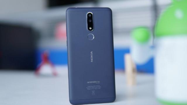 <b>Preț și disponibilitate Nokia 3.1 Plus în România</b>Printre smartphone-urile recent lansate de către HMD Global pe piață îl avem și pe Nokia 3.1 Plus, terminal din zona de buget care impresionează prin diagonală și prețul de comercializare. Începând din această săptămână poate fi găsit și 