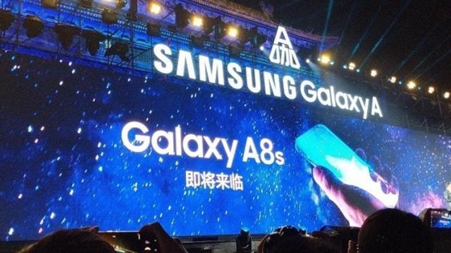 <b>Galaxy A8s ar putea fi cobaiul brevetelor Samsung din ultima vreme; Ar avea design Full Screen potrivit unui teaser</b>Astăzi în cadrul unui eveniment ce a avut loc pe piața din China, cei de la Samsung au anunțat oficial smartphone-urile Galaxy A6s și Galaxy A9s. De asemenea, sud-coreenii au oferit și un teaser pentru modelul Galaxy A8s care se va lansa curând