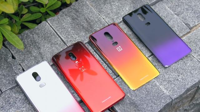 <b>OnePlus 6 avea șanse mari să debuteze într-o variantă Twilight; Chinezii s-au jucat cu numeroase prototipuri</b>În vreme ce ne pregătim pentru evenimentul OnePlus de luni, moment în care va debuta smartphone-ul OnePlus 6T iată că firma chineză decide să dezvăluie ceva legat de actualul flagship pe care îl au pe piață, acela fiind desigur OnePlus 6