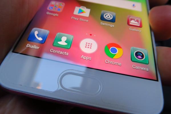 Huawei P10: Display net superior celui de pe P10 Plus