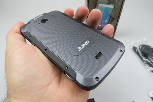 Allview E3 Jump unboxing: scoatem din cutie primul telefon rugged de la Allview (Video)