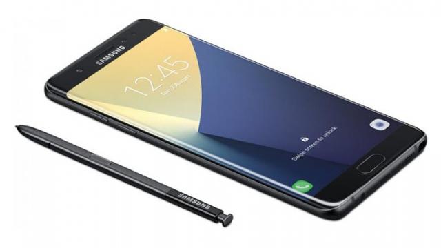 <b>Vina exploziilor de terminale Galaxy Note 7 ar fi pusă pe seama design-ului 'extrem' al bateriei</b>De o bună perioadă de timp așteptăm ca cei de la Samsung să vină cu o explicație oficială din care să aflăm care a fost cauza exploziilor de terminale Galaxy Note 7, dar acest lucru se pare că nu se va întâmpla curând. Totuși, descoperim prin intermediul