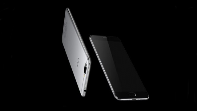 <b>Se confirmă prezența unui procesor Helio X27 pe smartphone-ul UMI Z; telefon a cărui lansare este programată pentru 12 decembrie</b>Pe data de 12 decembrie, compania chineză UMI pregătește debutul flagship-ului numit Umi Z, terminal care va aduce la pachet un procesor deca-core MediaTek Helio X27. Această din urmă dotare ne este astăzi confirmată de către o fotografie reală a 