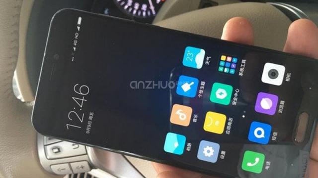 <b>Xiaomi Mi 5c este listat pe site-ul unui retailer chinez; aflăm câteva dintre specificațiile sale hardware</b>Cu toate că așteptam ca smartphone-ul Xiaomi Mi 5c să fie anunțat oficial în cadrul unui eveniment pe data de 6 decembrie, acest lucru nu s-a întâmplat așa că zvonurile continuă. Astăzi descoperim faptul că un retailer chinez a listat telefonul pe site