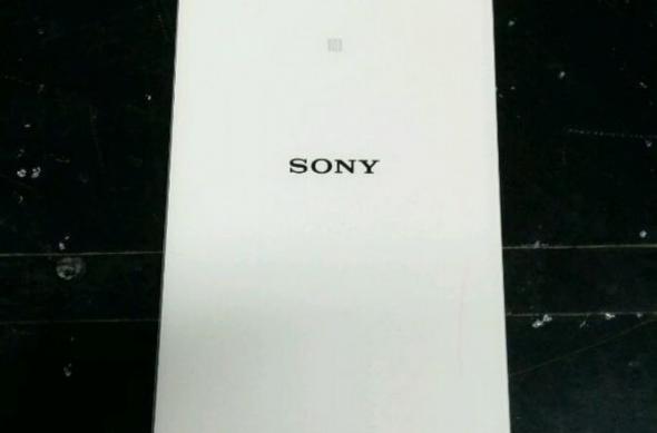 Panoul spate al lui Sony Xperia Z3 Își face apariția În noi fotografii hands-on: 70a7cbd0gw1eircp3ln7qj20g40lh3z5.jpg