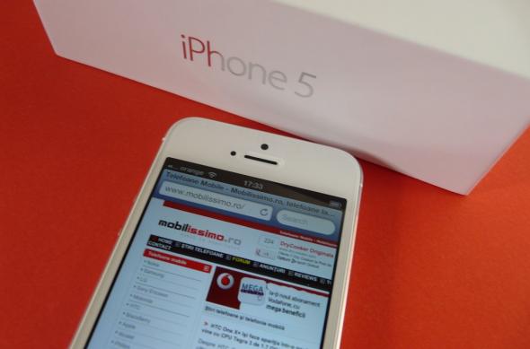 iPhone 5 unboxing Mobilissimo.ro - scoatem din cutie telefonul momentului, inaugurăm tehnologia nano SIM, cu unele probleme locale (Video): 10_iphone_5_unboxing_mobilissimojpg.jpg