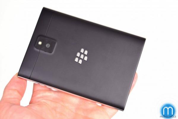 BlackBerry Passport primește o recenzie Înaintea lansării; Mostrele foto ale camerei arata foarte bine! (Video)