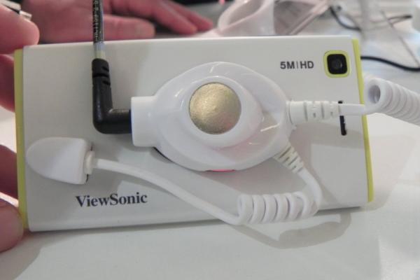 MWC 2012: ViewSonic ViewPhone 4S hands on, telefonul cu interfața 3D, ecran de iPhone 4S (Video)