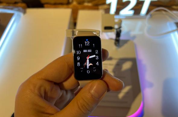 Xiaomi Smart Band 7 Pro - Fotografii hands-on: Xiaomi-Smart-Band-7-Pro_001.jpg