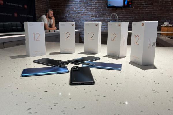 Xiaomi 12T Hands-On: ce e diferit faţă de varianta Pro? Rentează mai mult un 11T acum? (Video)