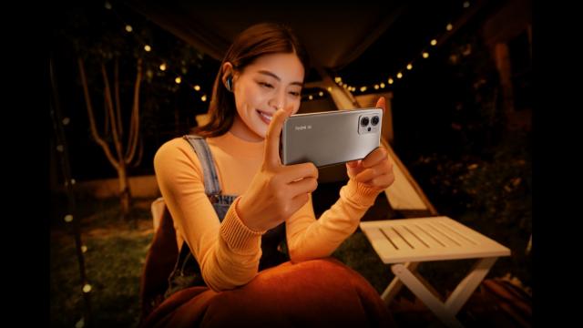 <b>Seria de telefoane Redmi Note 12 ar putea debuta luna viitoare! Cunoaștem deja câteva detalii despre specificații</b>Aflam în urmă cu ceva timp că Xiaomi se pregătește de lansarea unei noi serii de telefoane Redmi. Se vehiculează că vor debuta în China, iar azi apare un zvon conform căruia lineup-ul Redmi Note 12 va fi prezentat înainte de 11 noiembrie