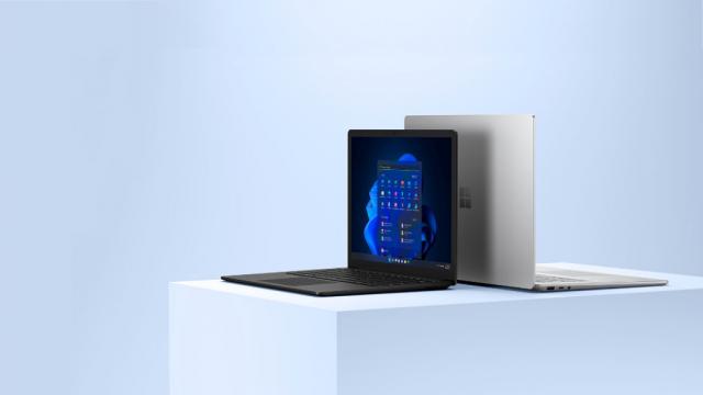 <b>Evenimentul Microsoft Surface are loc astăzi la ora 17:00 (ora României) și îl poți urmări live de aici! </b>Nu doar Apple are programat un eveniment în octombrie în care va aduce noi tablete și PC-uri, ci și Microsoft, companie în cazul căreia cunoaștem data acestei conferințe. Așa cum spune și titlul postării de față, evenimentul are loc pe data 