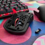 HyperX Pulsefire Saga Pro Wireless Review: Mouse-ul super ușor, pentru gamer-ul competitiv în FPS-uri, care vrea și modularitate, accesorii printate 3D