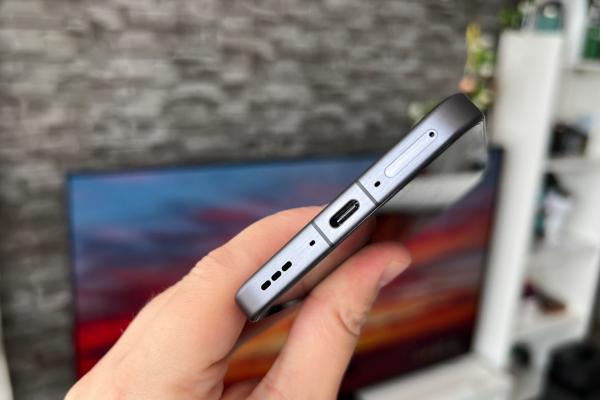OPPO Find X8 Ultra: Conectivitate 5G care știe și limba română, nu doar chineză, fără probleme locale