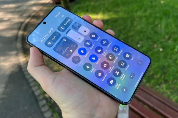 OPPO Find X8 Ultra: Software de China, cu mult bloatware, asistent AI Breeno și buton customizabil
