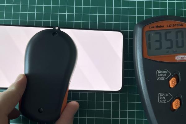 OPPO Find X8 Ultra - Luminozitate