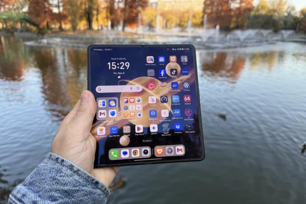 HONOR Magic V3: OS, UI, aplicaţii cu un Magic Portal care te face mai eficient, cu Gemini şi traducere în timp real
