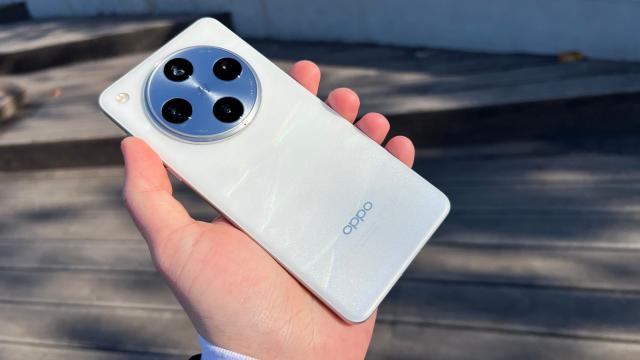 <b>Preț și disponibilitate OPPO Find X8 Pro în România (+ smartwatch cadou)</b>Data de 21 noiembrie 2024 marchează în România lansarea lui OPPO Find X8 Pro și totodată revenirea seriei flagship Find X după ani buni de absență de pe piața locală. Avem deja recenzia video pentru acest terminal high end gata de savurat