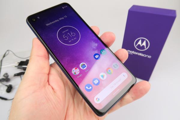 Motorola One Vision: Hardware de Moto G7 Plus cu ceva experimențe în plus