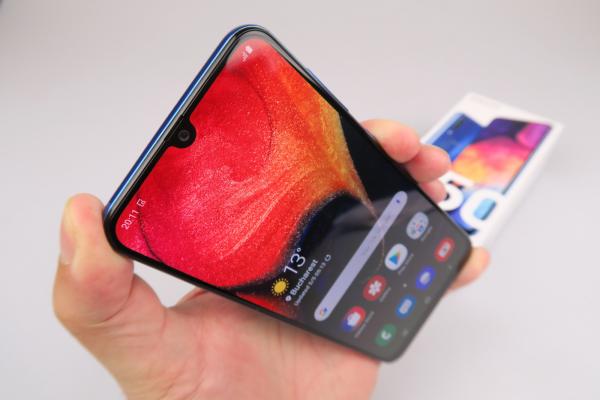 Samsung Galaxy A50: OS, UI, aplicaţii cu One UI ca vedetă