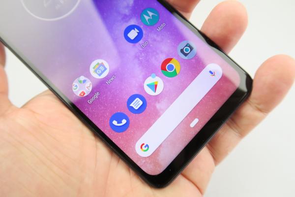 Motorola One Vision: OS, UI, aplicaţii stock şi cu navigarea pilulă care ne place
