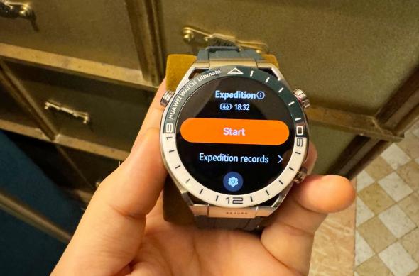 HUAWEI Watch Ultimate Green Edition - Fotografii oficiale: HUAWEI-Watch-Ultimate-Green_009.jpg