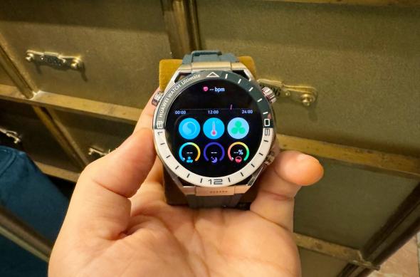 HUAWEI Watch Ultimate Green Edition - Fotografii oficiale: HUAWEI-Watch-Ultimate-Green_006.jpg