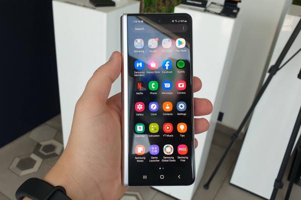 One UI 6.1.1 ajunge pe telefoane din 2021; Galaxy Z Fold3 şi Z Flip3 primesc actualizarea fără noutăţi AI