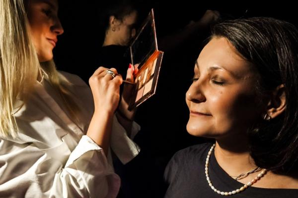Am fost la „teatru pe întuneric” cu Xiaomi 14T Pro şi am asistat la debutul festivalului RADAR 2024