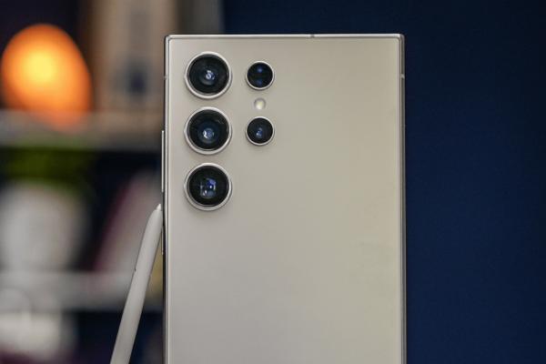Noutățile majore ale Samsung One UI 7: inspirație din iOS, noua aplicație a camerei și funcții de protecție împotriva furtului