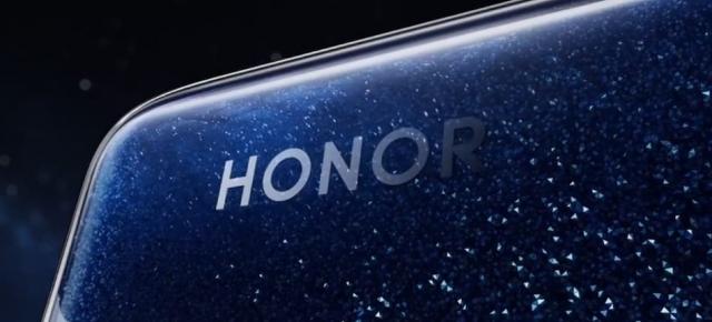 Design futurist de la Honor? Compania a înregistrat un patent pentru un telefon ce se pliază în mai multe direcții