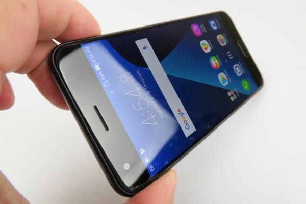 ASUS ZenFone 4 (ZE554KL): Multimedia duală, stereo, volum peste Galaxy S8