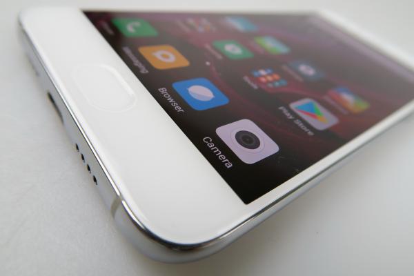 Xiaomi Mi 6: Multimedia clară, curată, vibraţie uşoară