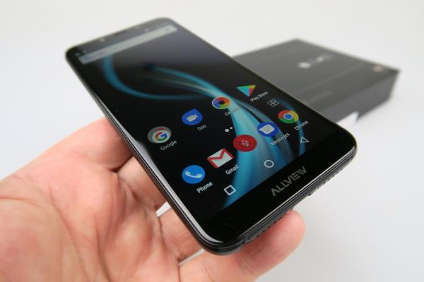Allview X4 Soul Infinity N Unboxing: telefonul românesc cu ecran edge-to-edge şi asistent AVI e aici (Video)