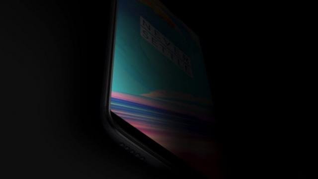 <b>OnePlus 5T primește un soi de imagine teaser în care vedem arătosul display 18:9</b>După ce ieri priveam asupra unor capturi de ecran discutabile în care apărea pagina de produs a lui OnePlus 5T, astăzi se afișează online și un soi de imagine teaser. În materialul de față putem observa o mică parte din panoul frontal