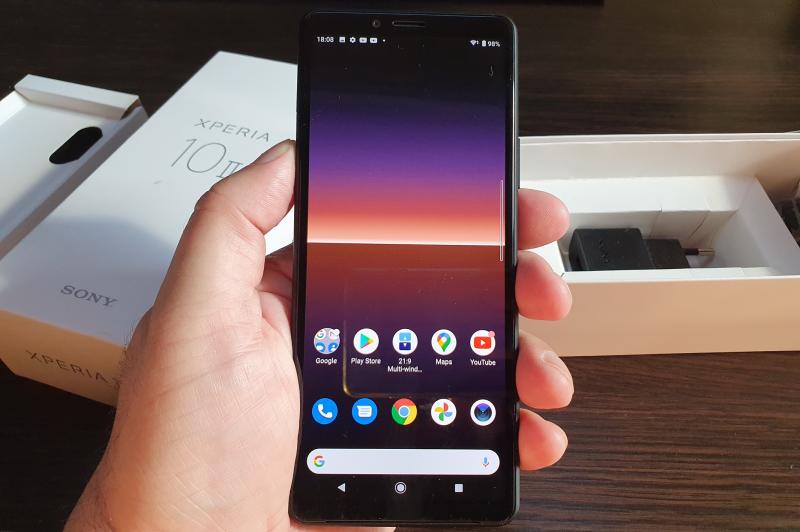 Unboxing Sony Xperia 10 II (conținutul cutiei): Sony-Xperia-10-II_003.jpg