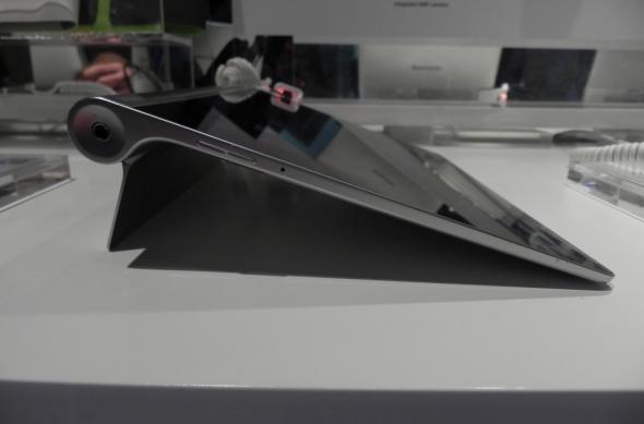 MWC 2014: Lenovo Yoga Tablet 10 HD+ hands on preview - tableta multimode cu kickstand integrat (Video): dscn4798jpg.jpg