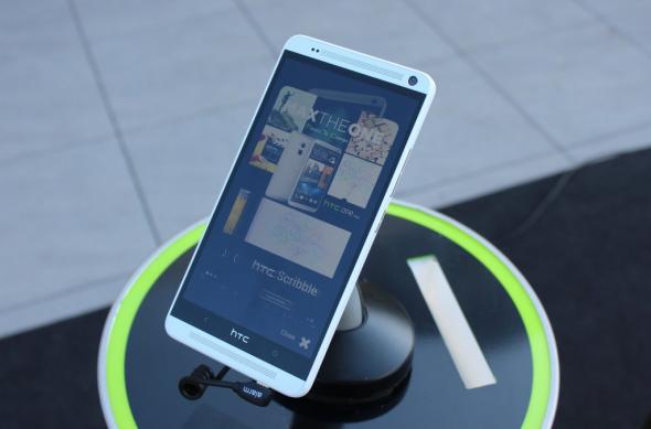 Lansare HTC One Max În România (video): htc_one_max_mobilissimo_1jpg.jpg