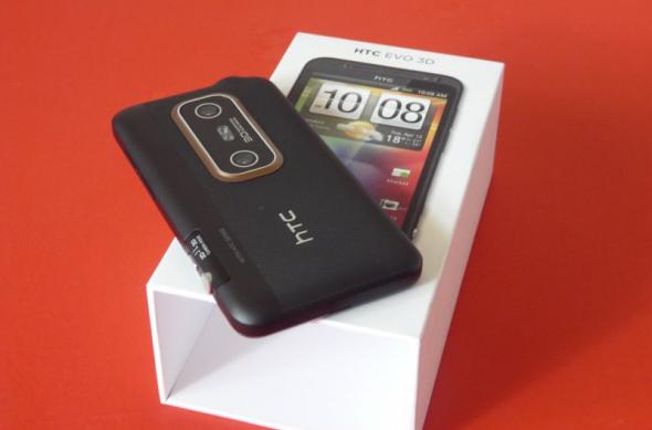 HTC EVO 3D scos din cutie, un rival pe măsura lui LG Optimus 3D? (Video): p1230460jpg.jpg