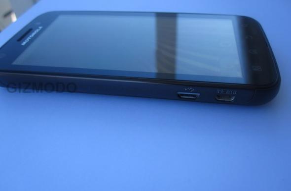 Smartphone-ul Motorola Olympus, "cumpărat din târg"?! Doar la americani!: motolsix.jpg