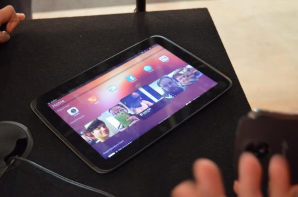 MWC 2013: Ubuntu Touch Phone și Ubuntu Tablet OS În acțiune În Barcelona Într-un hands on detaliat (Video): ubuntu_phone_tablet_os_09jpg.jpg