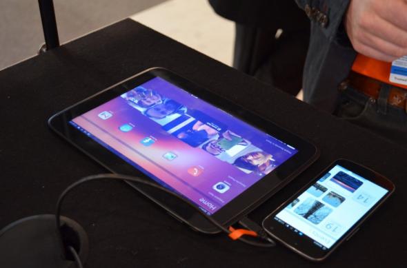 MWC 2013: Ubuntu Touch Phone și Ubuntu Tablet OS În acțiune În Barcelona Într-un hands on detaliat (Video): ubuntu_phone_tablet_os_06jpg.jpg