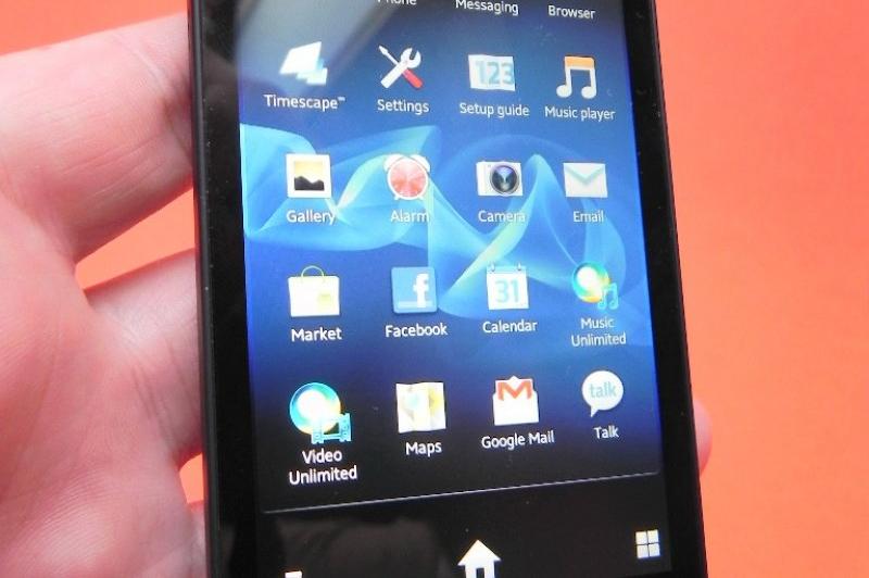 Review Sony Xperia S - Încărcare rapidă, carcasă anti-murdarire și transparență atractivă, plus mici defecte (Video): 12_sony_xperia_s_reiew_mobilissimo_ro.jpg